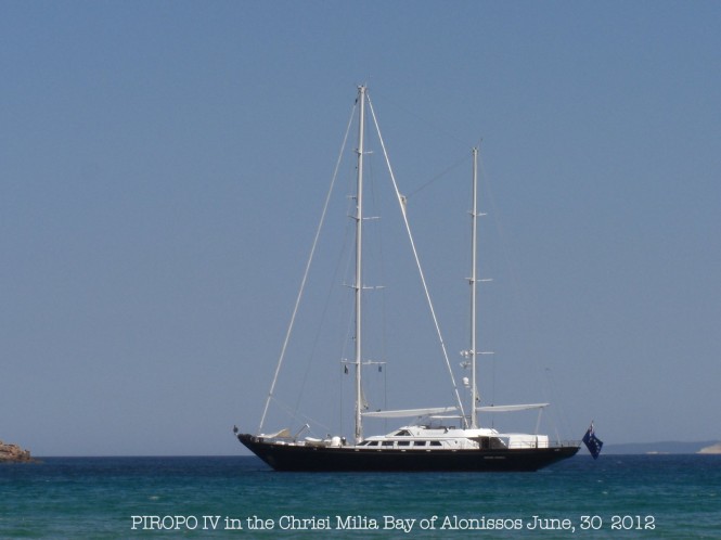 Sailing yacht Piropo IV in the Sporades - Photo credit to Ferdinand Rogge