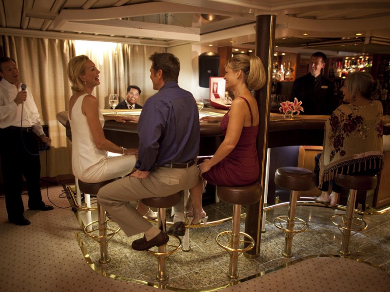 piano bar yacht