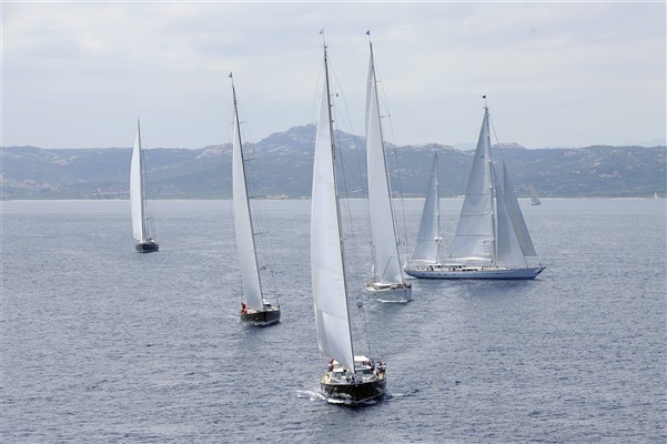 Spectacular Dubois superyachts competing in the Dubois Cup 2011
