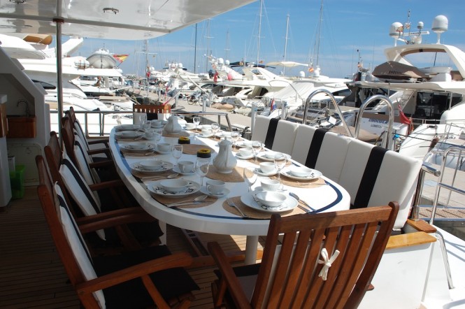 Superyacht Lady Tatiana of London - Al Fresco Dining