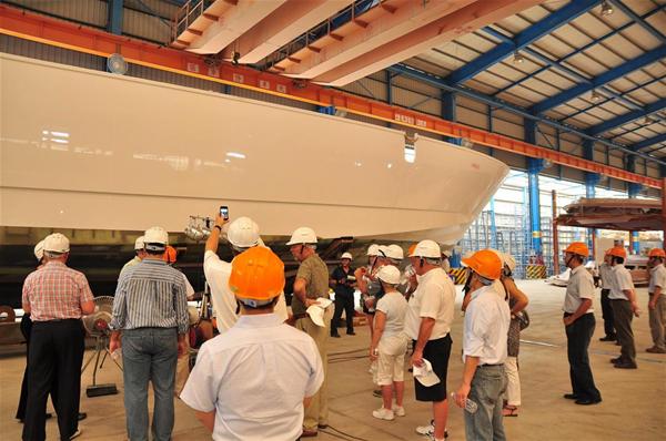 The guided tours illustrating shipyard features and technology