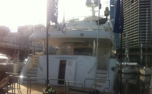Horizon P110 tri-deck yacht