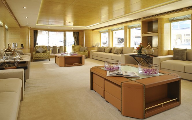 Luxury yacht Majesty 135 - Main Saloon