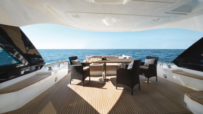 MCY 70 Yacht - Exterior