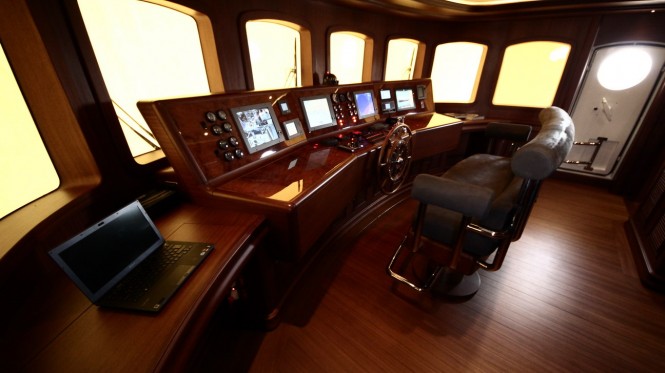 M&M superyacht - Wheelhouse