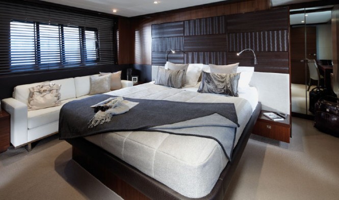 Princess V72 yacht - Owner's Stateroom