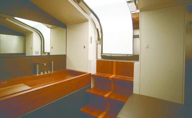 Antagonist yacht tender - Interior