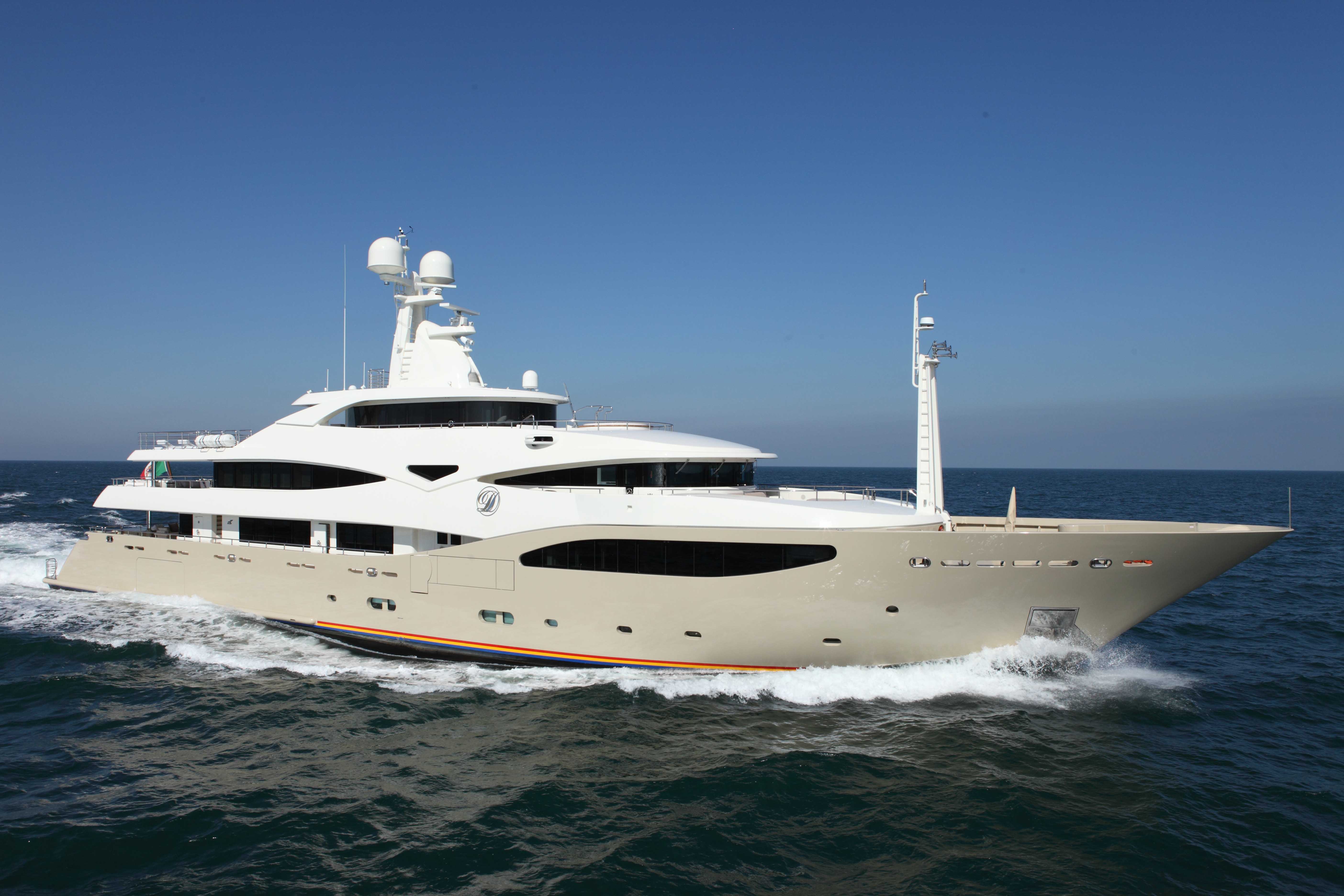 Crn 130 Motor Yacht Darlings Danama Premiers At The Monaco Yacht Show 12 Yacht Charter Superyacht News
