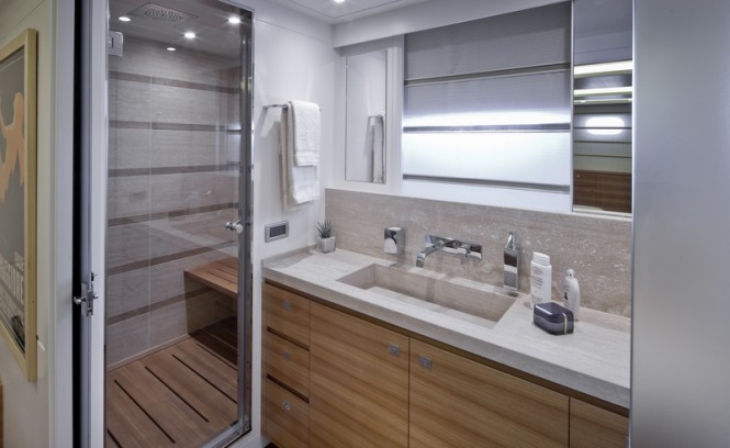 Expedition yacht Percheron - Bathroom Photo by Maurizio Paradisi
