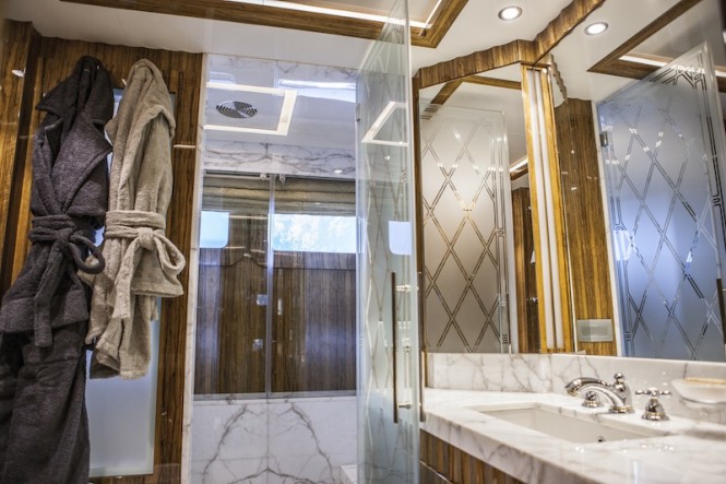 Mondo Marine yacht OKKO - Guest Bathroom