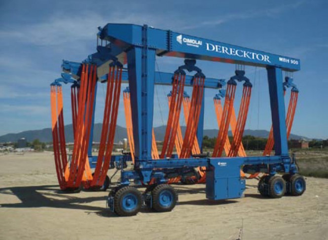 New 820 metric ton mobile boat hoist by Cimolai Technology for Derecktor of Florida