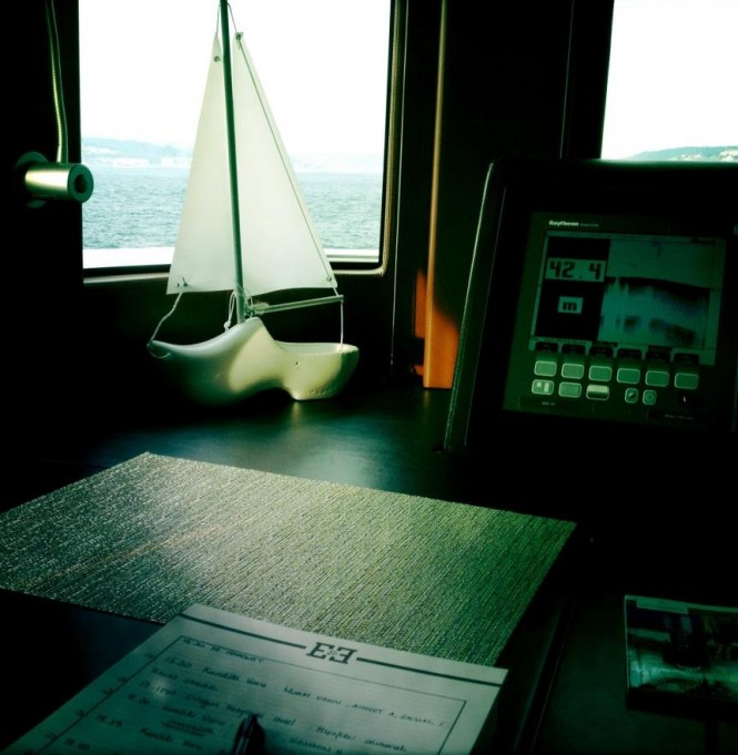 Wooden shoe - charter yacht E&E Wooden shoe - charter yacht E&E