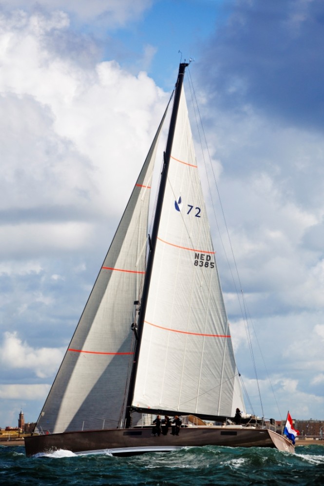 22m sailing yacht Contest 72CS under sail