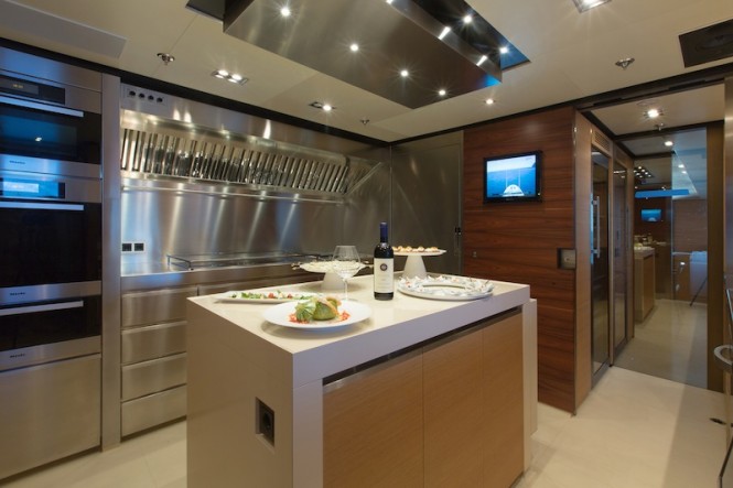 Galley-PAPI DU PAPI yacht - Photo Credits @ Marc Paris