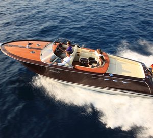 Graf IPANEMA yacht tender - a classic wooden Runabout