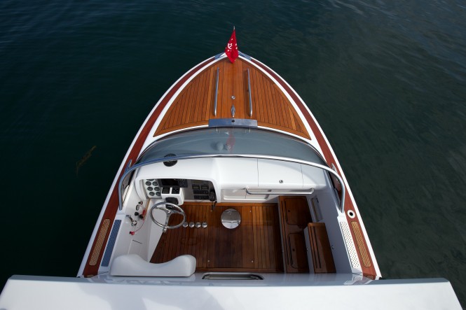 Helm from Above - Hodgdon Hull 413 Yacht Tender