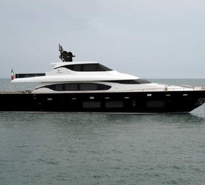Fipa Group exhibiting the Maiora 29 Convertible yacht at the 2012 FLIBS