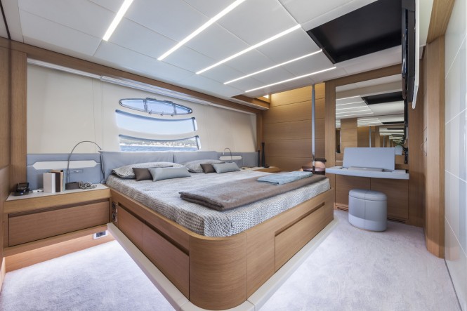 P82 superyacht - master cabin