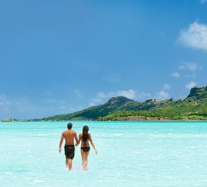 Ultimate TAHITI charter experience aboard luxury catamaran yacht ULTIMATE LADY