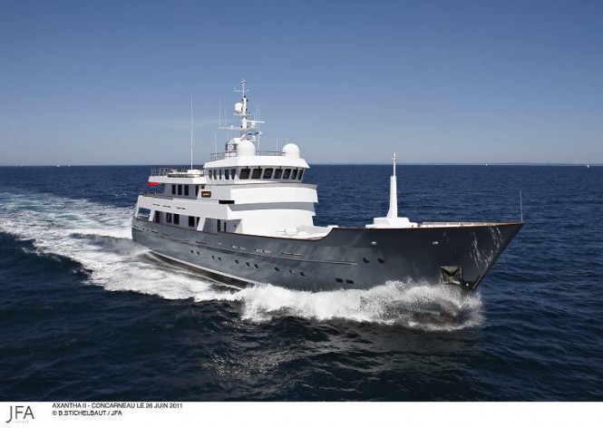 43m expedition yacht Axantha II - front view