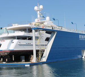 Trinity charter yacht MI SUENO - first superyacht hauled out by Rybovich on floating dry dock