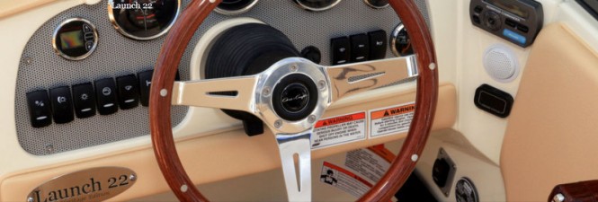 Launch 22 yacht tender by Chris-Craft - Dashboard