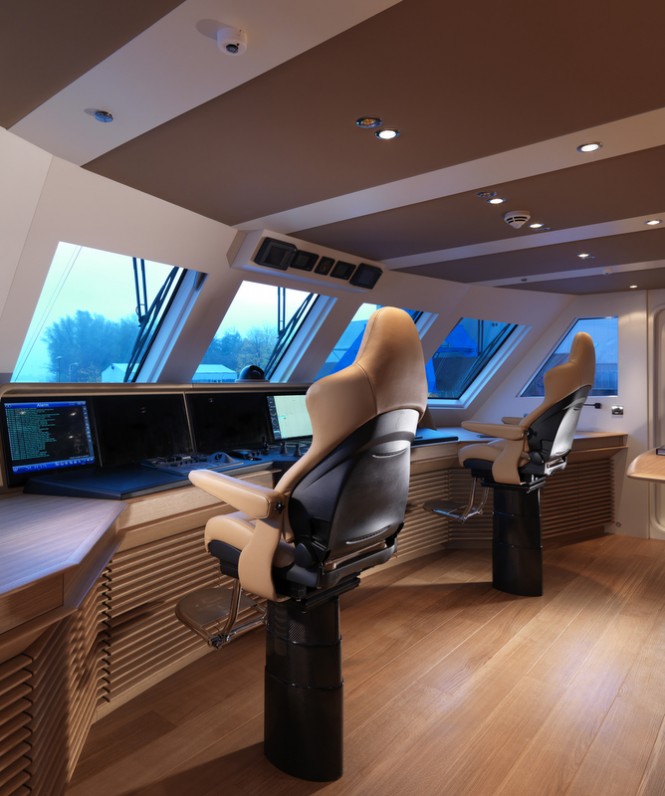 Moonen YN194 luxury yacht Sofia - Wheelhouse