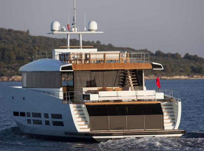 WallyAce yacht Kanga - rear view