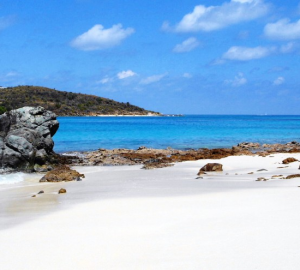 Luxury Sailing Yacht LUPA OF LONDON available for Christmas charter in the BVI