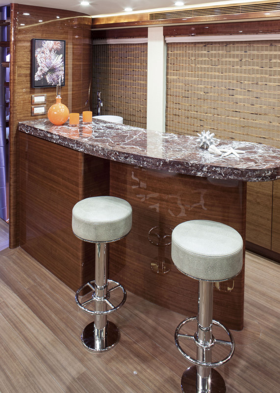 Cheoy Lee superyacht Bravo 88 - Bar