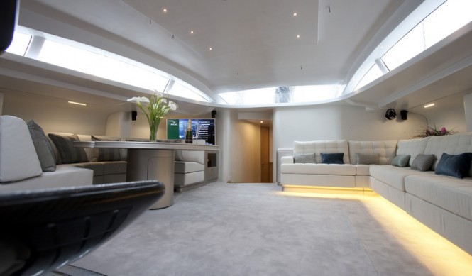 Leopard 3 superyacht - Saloon