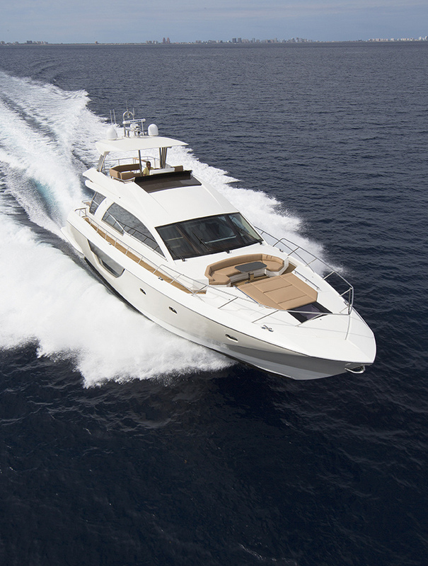 Luxury yacht Alpha 76 Flybridge - front view