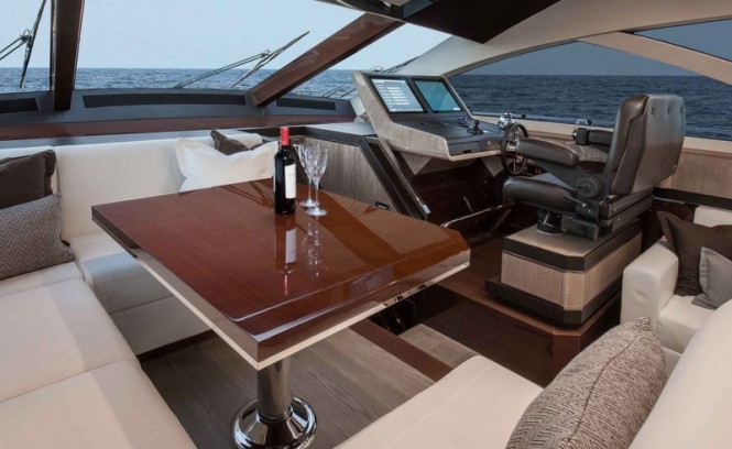 Motor yacht Alpha 76 Flybridge - Dinette Motor yacht Alpha 76 Flybridge - Dinette