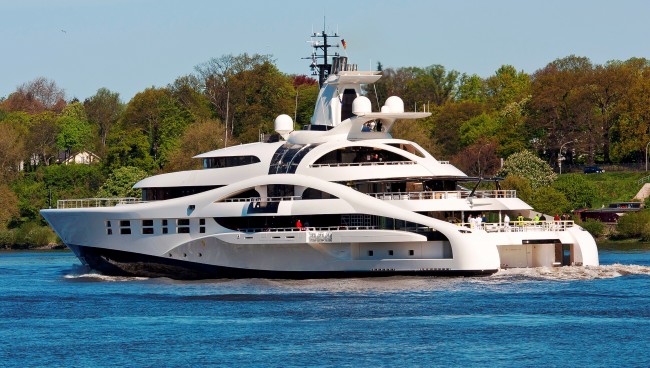 Micheal Leach designed Superyacht Palladium - Aft View Photography by Klaus Kehrls in Hamburg