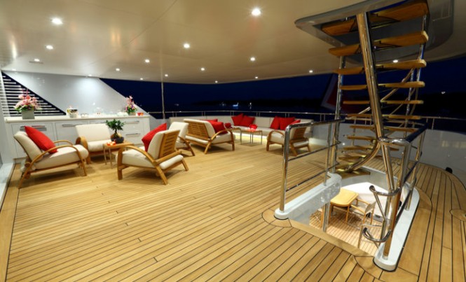 Superyacht 2 Ladies - Exterior