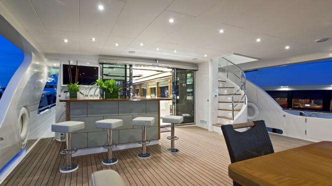 Superyacht Gigi II - Main Deck - Aft View
