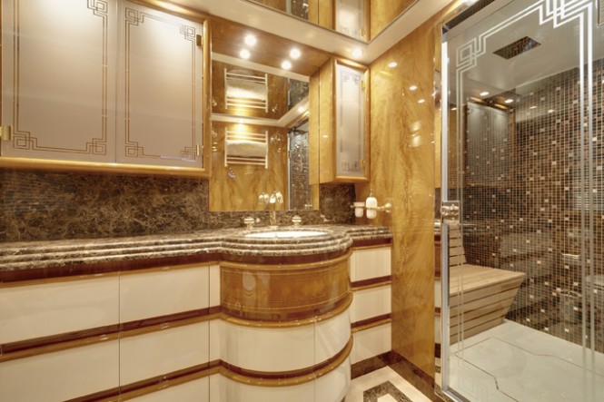 80 GLX superyacht - Bathroom