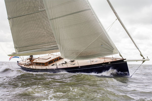 85 foot sailboat