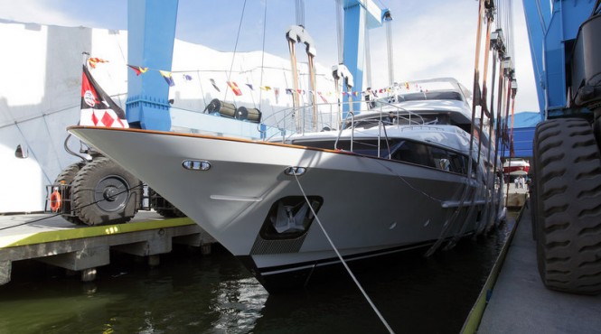 Benetti Classic 121 Yacht Dyna (hull BC129) hitting the water