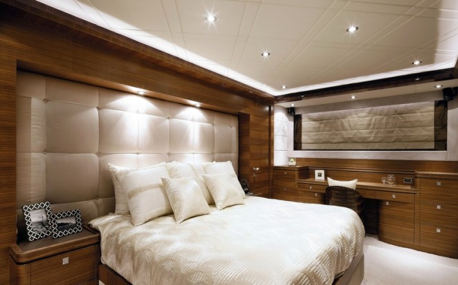 Horizon P110 Tri Deck Yacht - Cabin Horizon P110 Tri Deck Yacht - Cabin