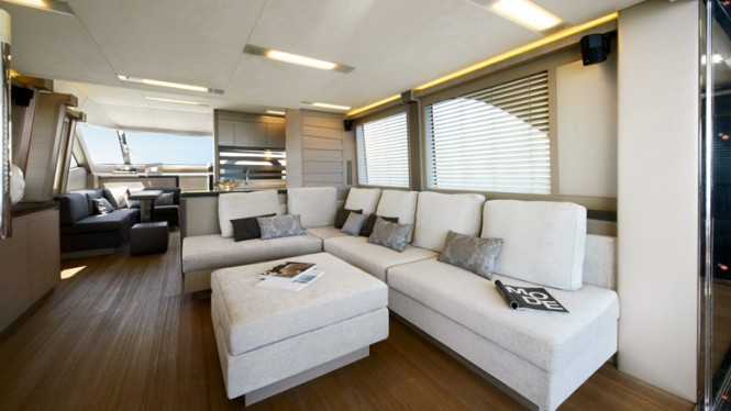 Luxury yacht MCY 70 - Interior