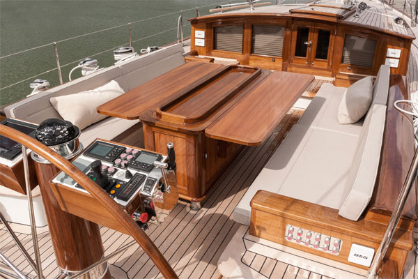 Luxury yacht Windhunter II - Exterior