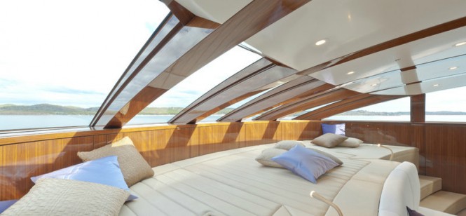 Mega yacht Smeralda providing maximum comfort
