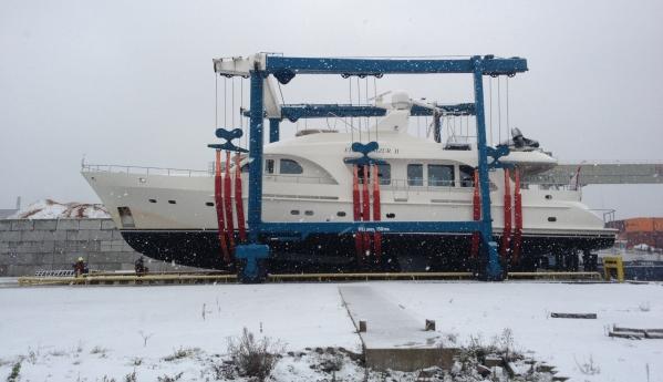 Moonen 97 yacht Sofia II being transported from Netherlands to Miami