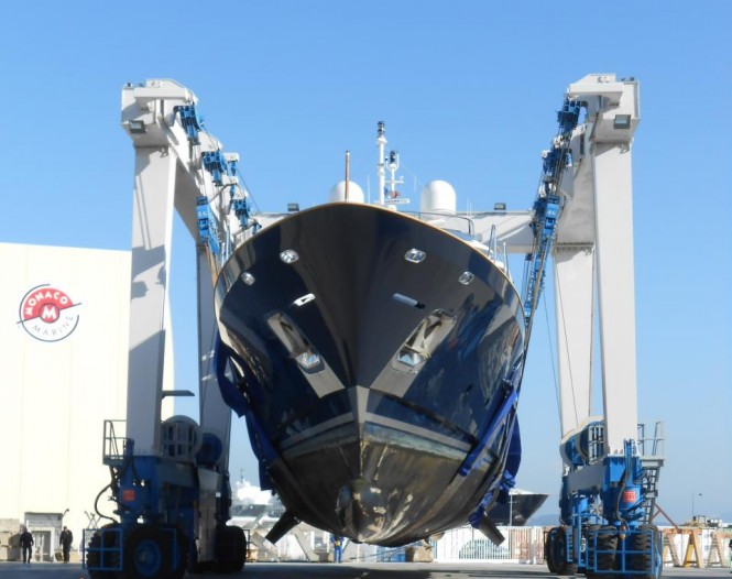 Motor yacht Sea Bluez going through refit