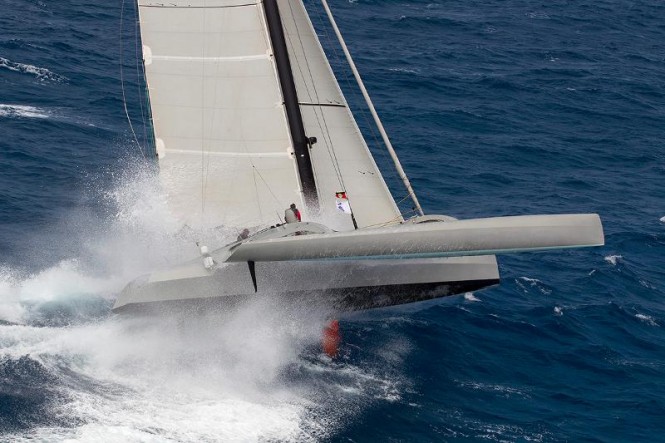 Peter Aschenbrenner's 63' Trimaran, Paradox Credit: Ocean Images/Richard Langdon 