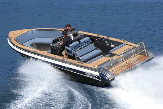 NOVURANIA Chase 31 yacht tender with Low Profile Console