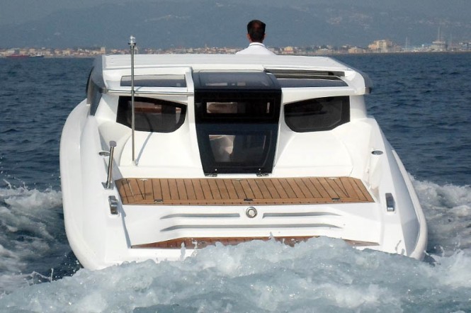 HTM 825 Limousine superyacht tender - aft view