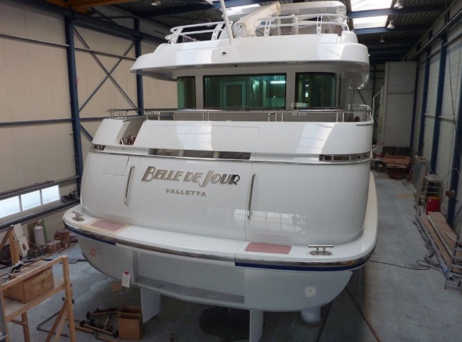 Luxury motor yacht Belle du Jour - aft view