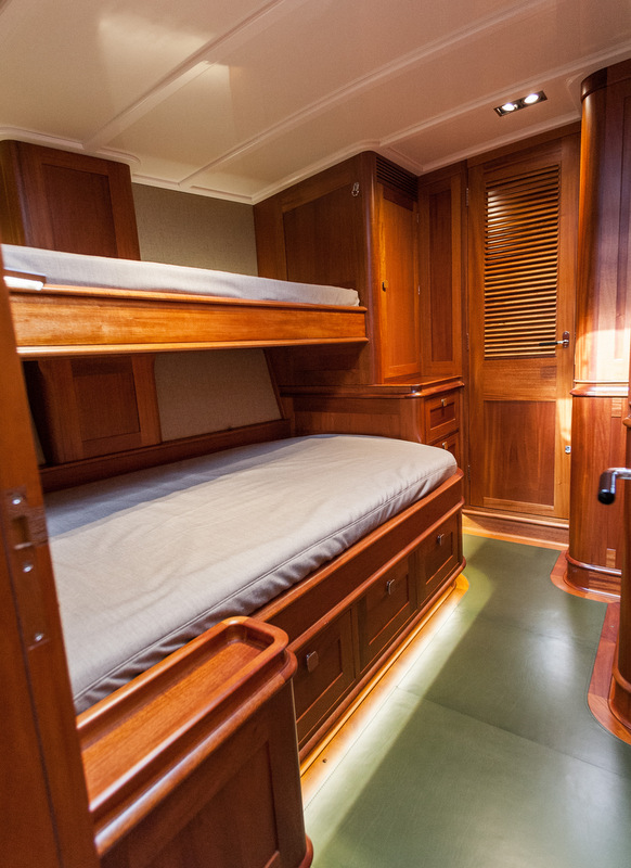 Luxury yacht Windhunter II - Twin Cabin